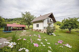 Dom s parkoviskom Hreljin Ogulinski, Gorski kotar